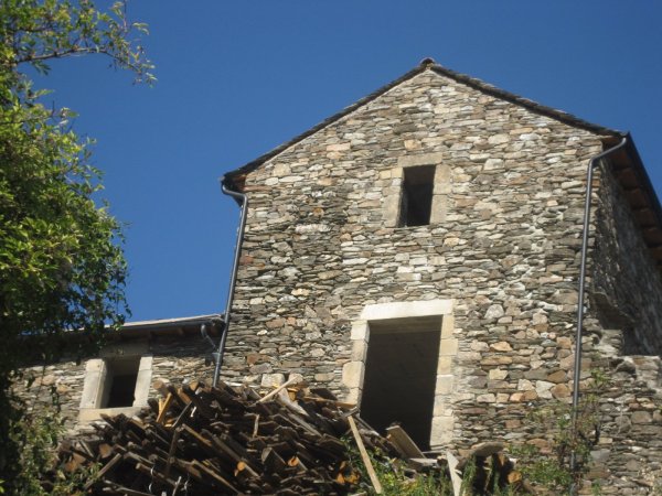 rénovation en maconnerie sur maison en pierre à Loyettes 